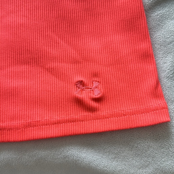 Women’s UnderArmour Workout Tank - Picture 2 of 3